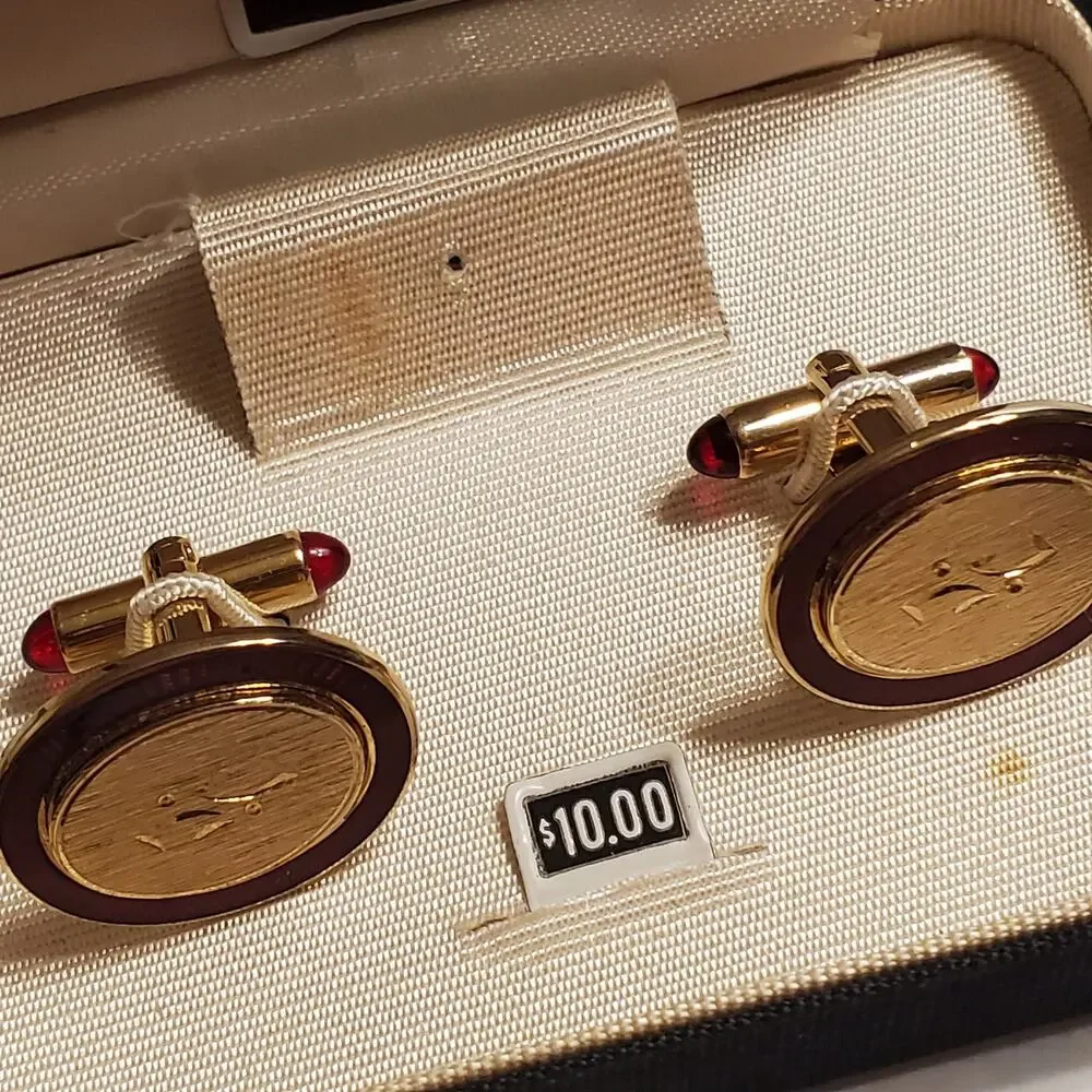 Royale Gold tone Renaissance oval CUFFLINKS new in the box
